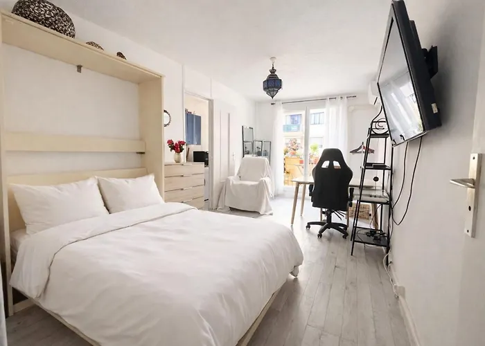 Bright Sea-view Balcony Getaway Apartamento Nice