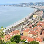 Bright Sea-view Balcony Getaway Appartamento